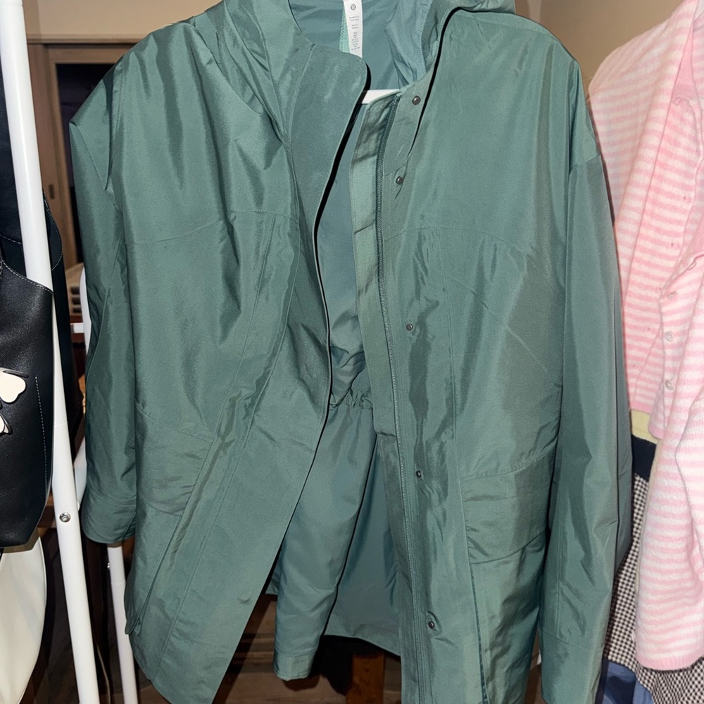 lululemon athletica Oversized Hooded Rain Jacket